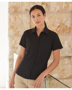 Henbury Women's Antibacterial Short Sleeve Shirt – Point Collar, Shaped Fit, Button-Down, UVPF 50 Sun Protection