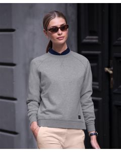 Nimbus Georgetown Women’s Crew Neck Sweatshirt – Lightweight Comfort, Raglan Sleeves, Side-Gusset Detailing & Soft Unbrushed Interior