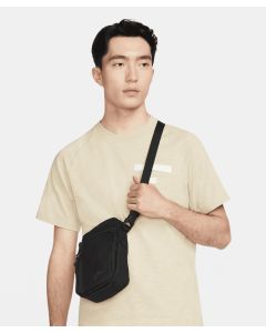 Nike Elemental Premium Crossbody Bag – Sleek, Everyday Utility, Zipped Accessories Pocket, Secure Small-Item Storage