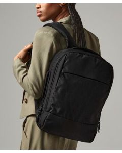 Quadra Q-Tech Charge Convertible Backpack – Padded Tablet and Laptop Sections, Integrated USB Port, Discrete Zippered Back
